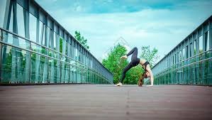 马克斯·舍泽赛季表现稳定性分析