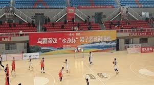 来自塞尔维亚人的马术表演，当中国国旗飘扬的那一刻全场沸腾